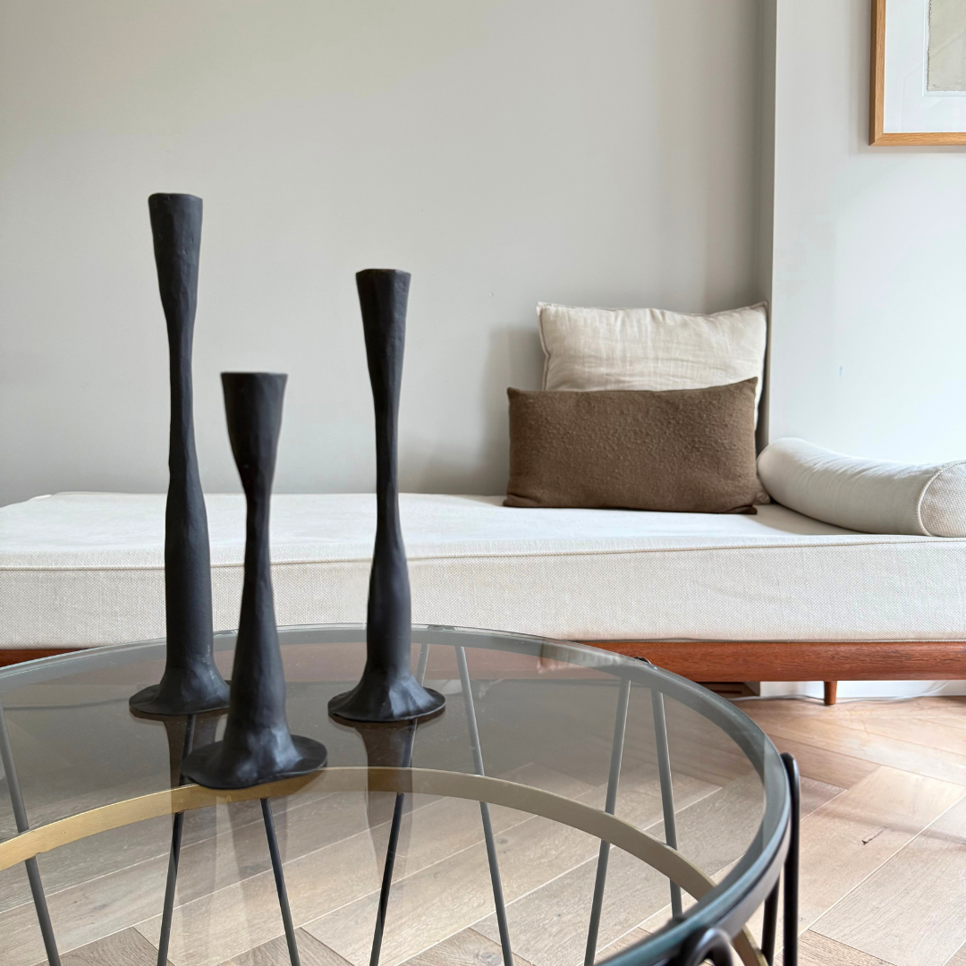 Set van drie zwarte gietijzeren kandelaars – perfect voor gelaagd kaarslicht