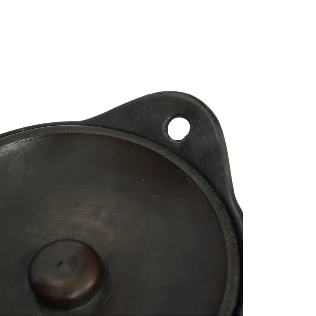 Detailfoto van De Burned Pot – warme aardetinten en natuurlijke textuur voor bohemian interieur.