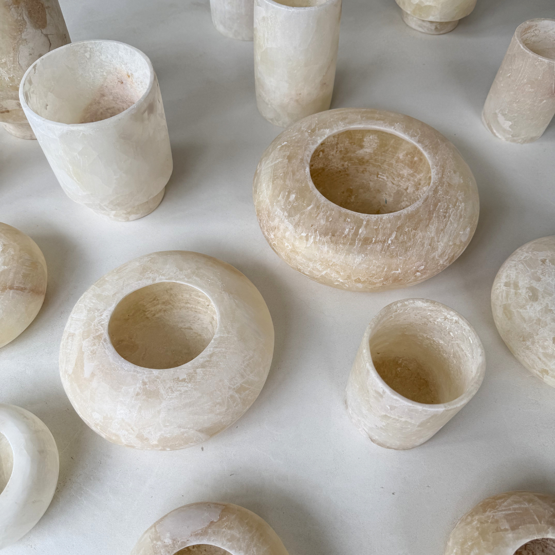 Collectie wit beige Alabaster natuursteen waxinelichthouders