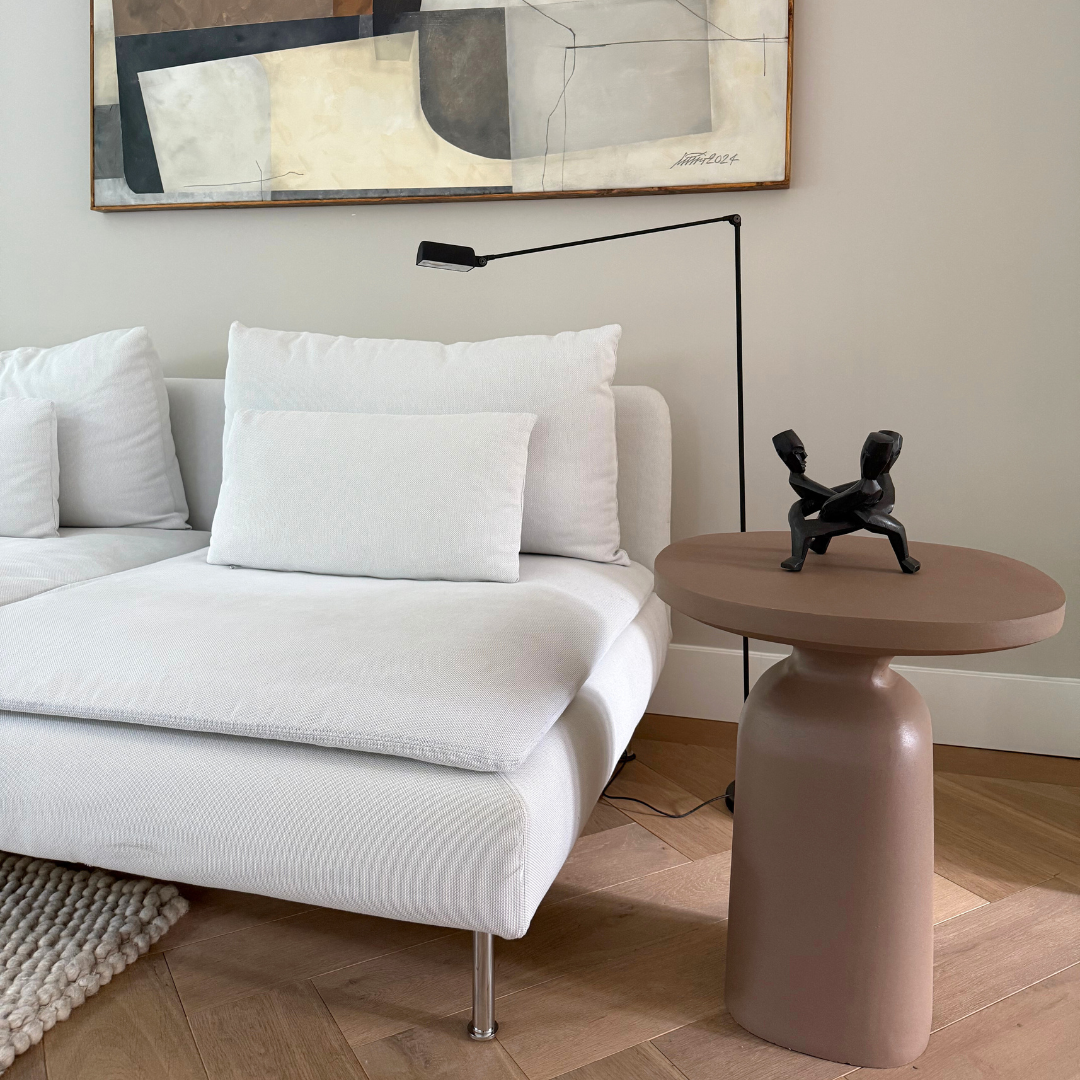 Bloomingville Milan bijzettafel naast een bank of fauteuil als moderne woonaccessoire.