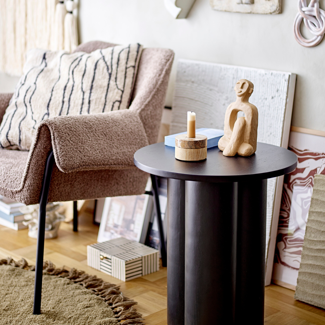 Scandinavisch interieur met de ronde Aio bijzettafel