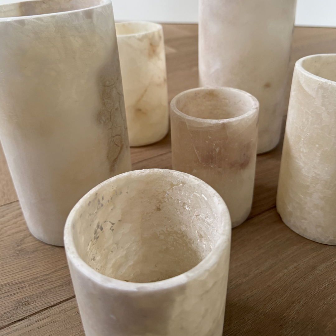 Handgemaakte luxe woonaccessoire Cilinder waxinelichthouder van Alabaster natuursteen