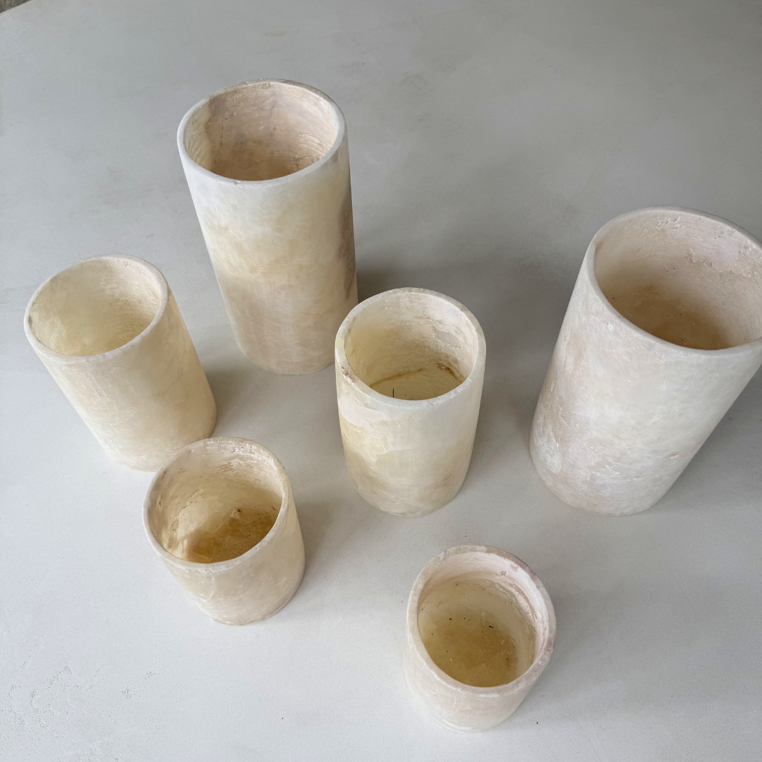 Bovenaanzicht van Alabaster waxinelichthouders in cilinder vorm