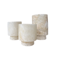Alabaster Coupe waxinelichthouder met licht uitlopende vorm in wit / beige tinten