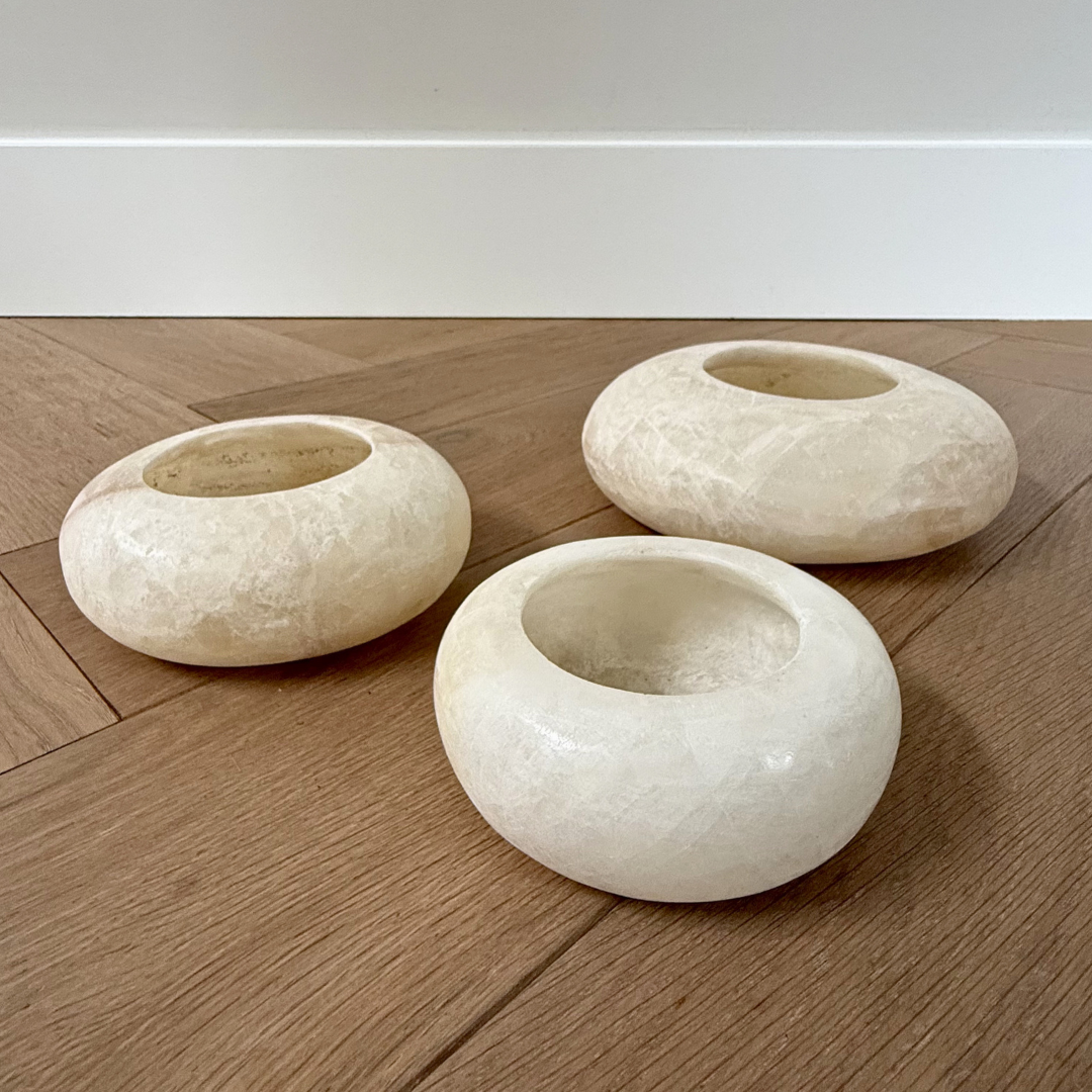 Set van 3 tijdloze en elegante waxinelichthouders van wit alabaster natuursteen