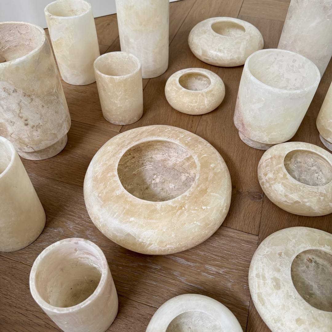 Stijlvolle kaarsenhouders van wit Alabaster natuursteen in diverse maten en varianten