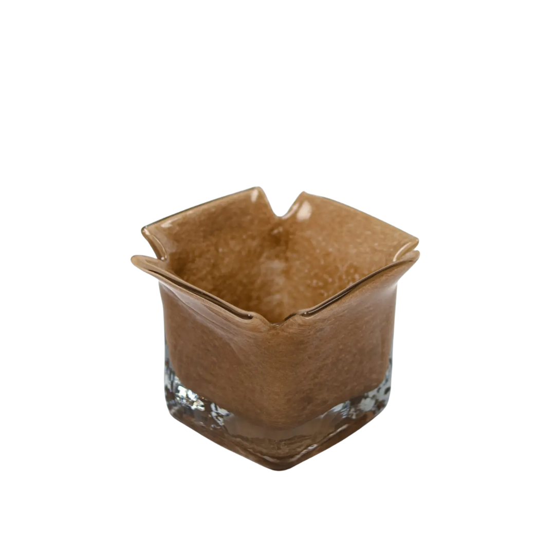 Glazen lantaarn Atlas van Olsson & Jensen in een warme zand kleur 