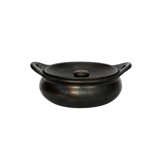 De Burned Pot van Bazar Bizar – handgemaakte terracotta pot met unieke burned finish.