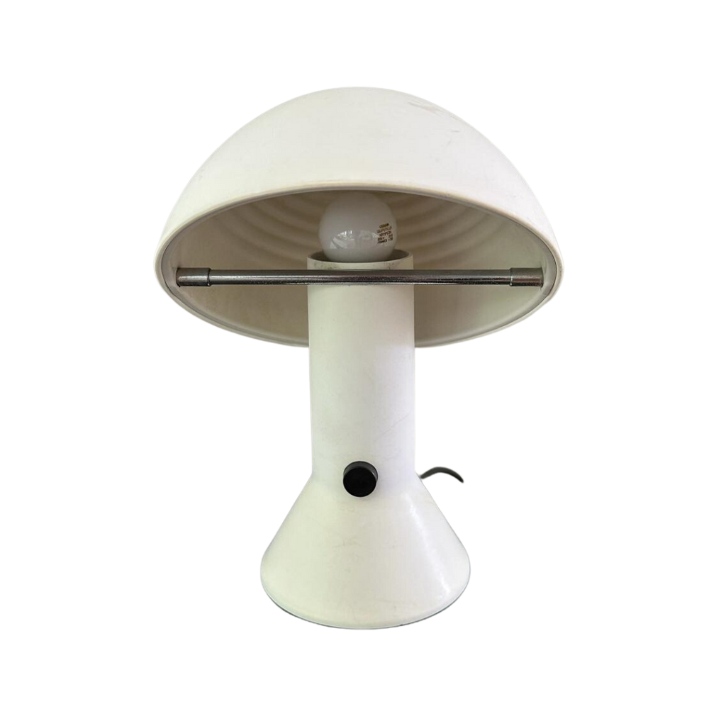 Vintage witte Elmetto tafellamp. Italiaans design uit de jaren '70 ontworpen door Elio Martinelli voor Martinelli Luce