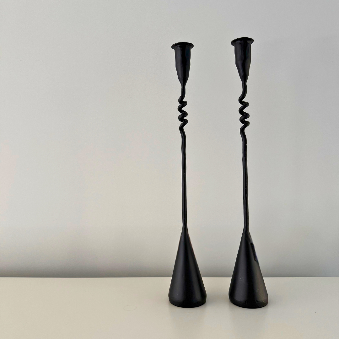 Olsson & Jensen Eskil kandelaars op dressoir – modern en verfijnd woonaccessoire