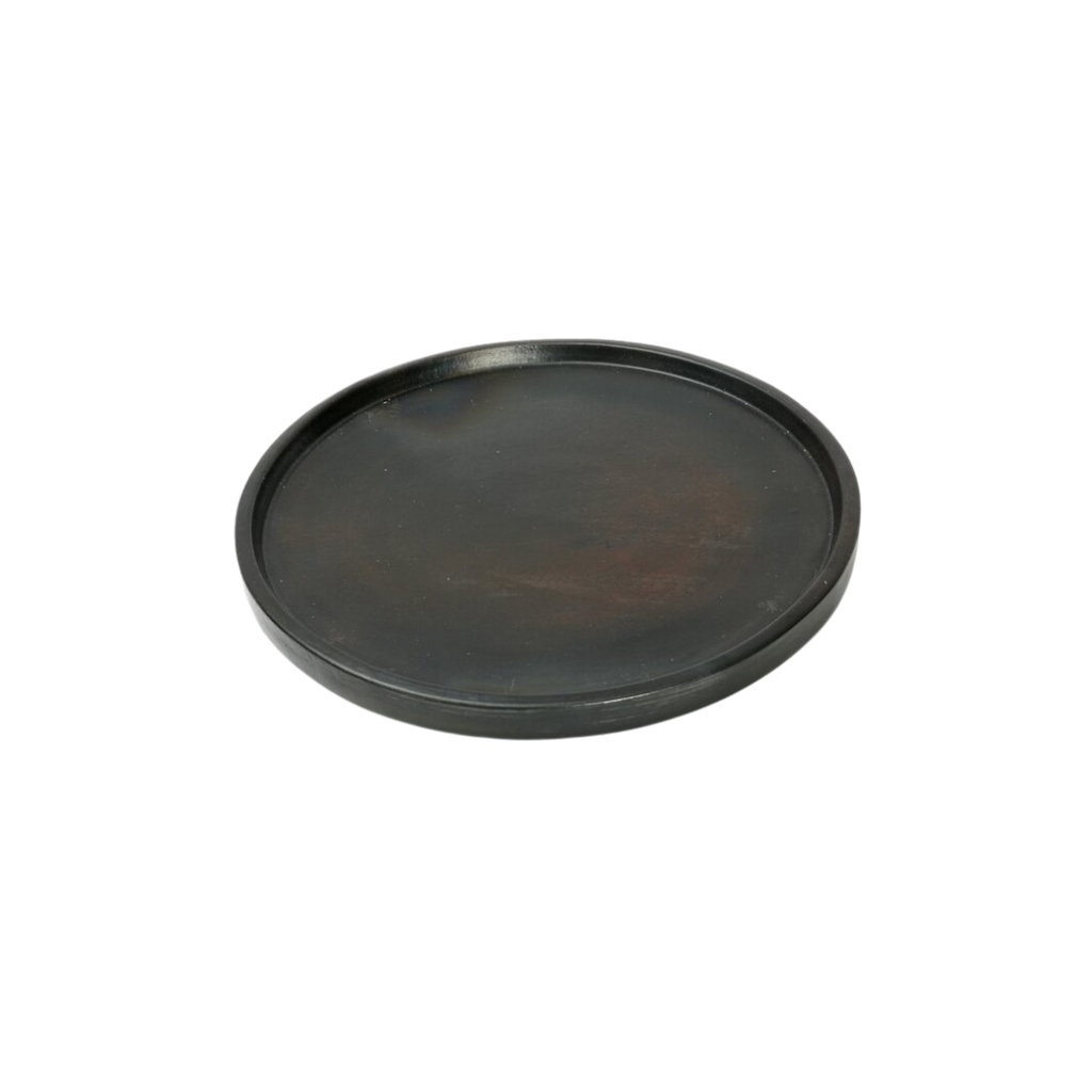 Zwart terracotta bord met matte burned finish – handgemaakt servies van Bazar Bizar