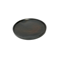Zwart terracotta bord met matte burned finish – handgemaakt servies van Bazar Bizar