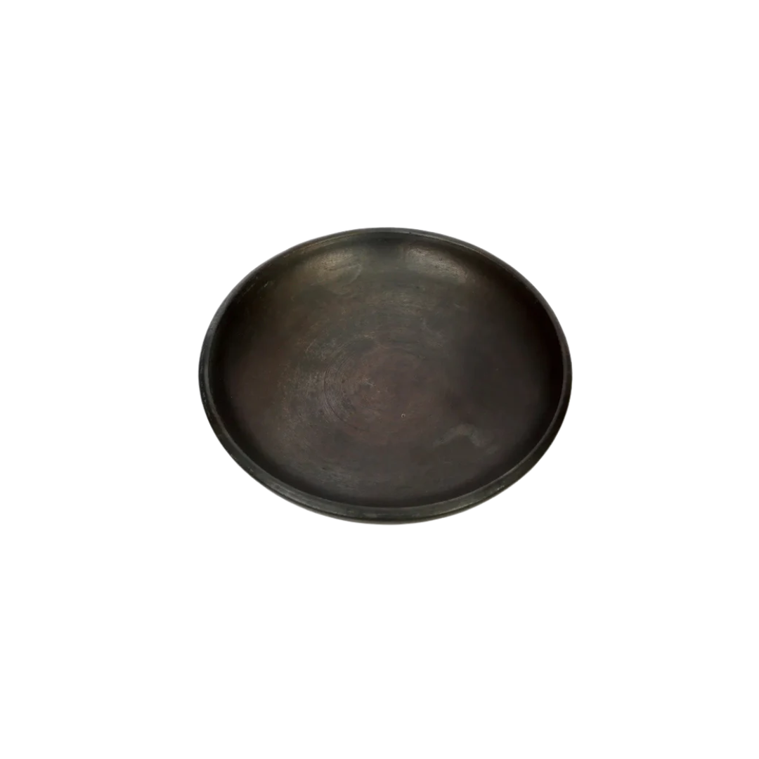 Bovenaanzicht van Het Burned Classic Bord maat M - natuurlijke aardetinten en unieke handgemaakte textuur.