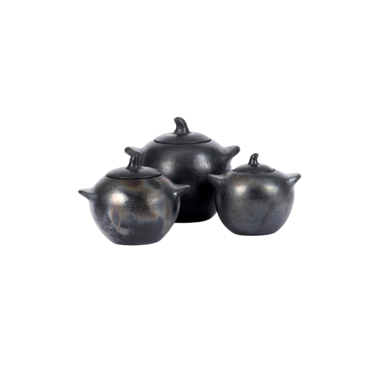 Handgemaakte terracotta Burned Potjes – warm en uniek, perfect als cadeau of interieuraccessoire.