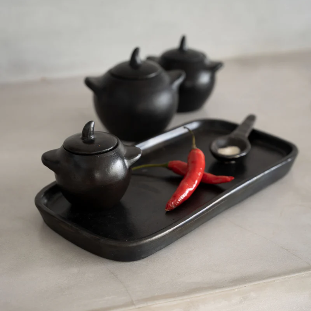 Handgemaakte keramische potjes van Bazar Bizar – perfect voor Japandi of modern interieur.