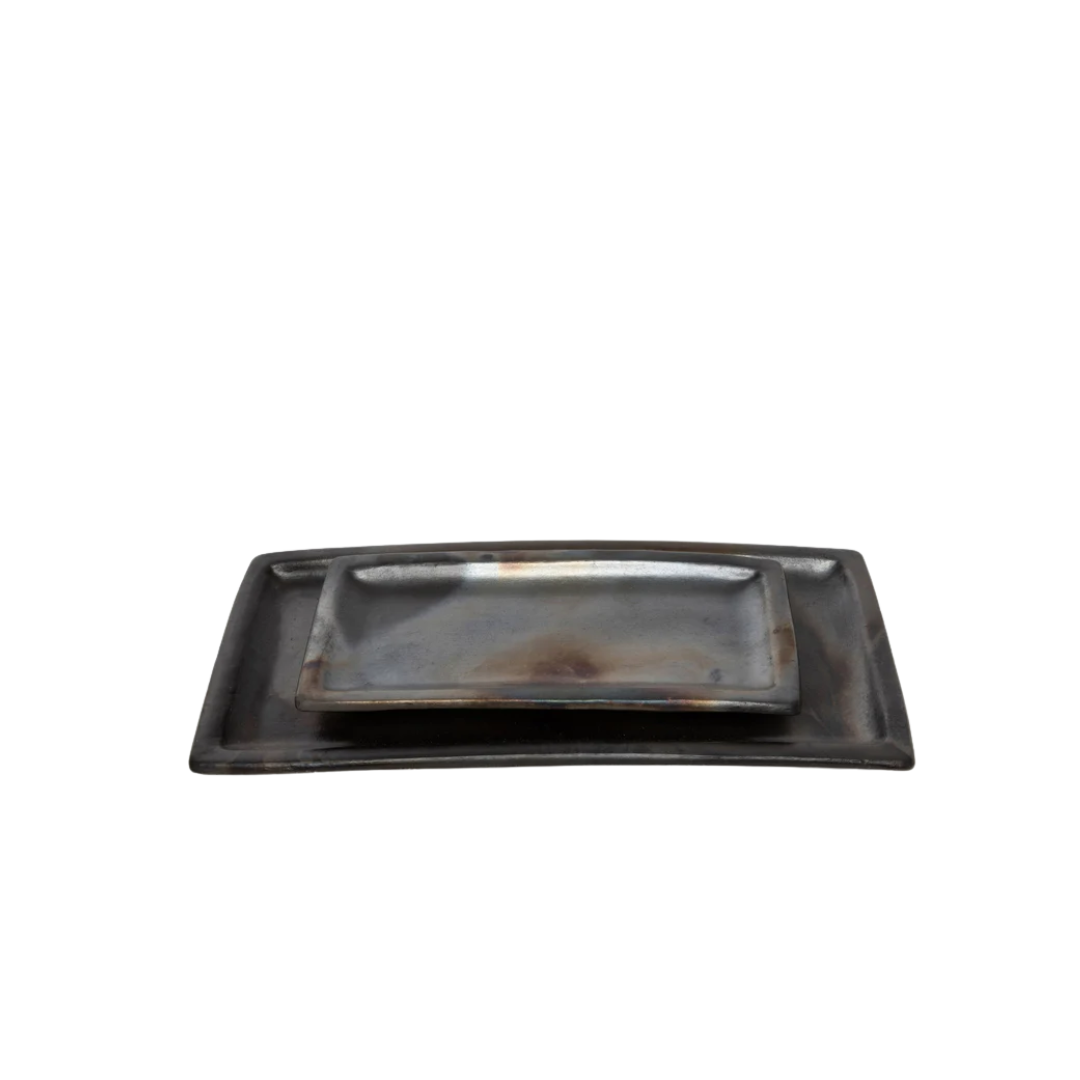 Handgemaakte Burned Sushi Borden in maat M en L – perfect als serveerbord en decoratief object in huis.