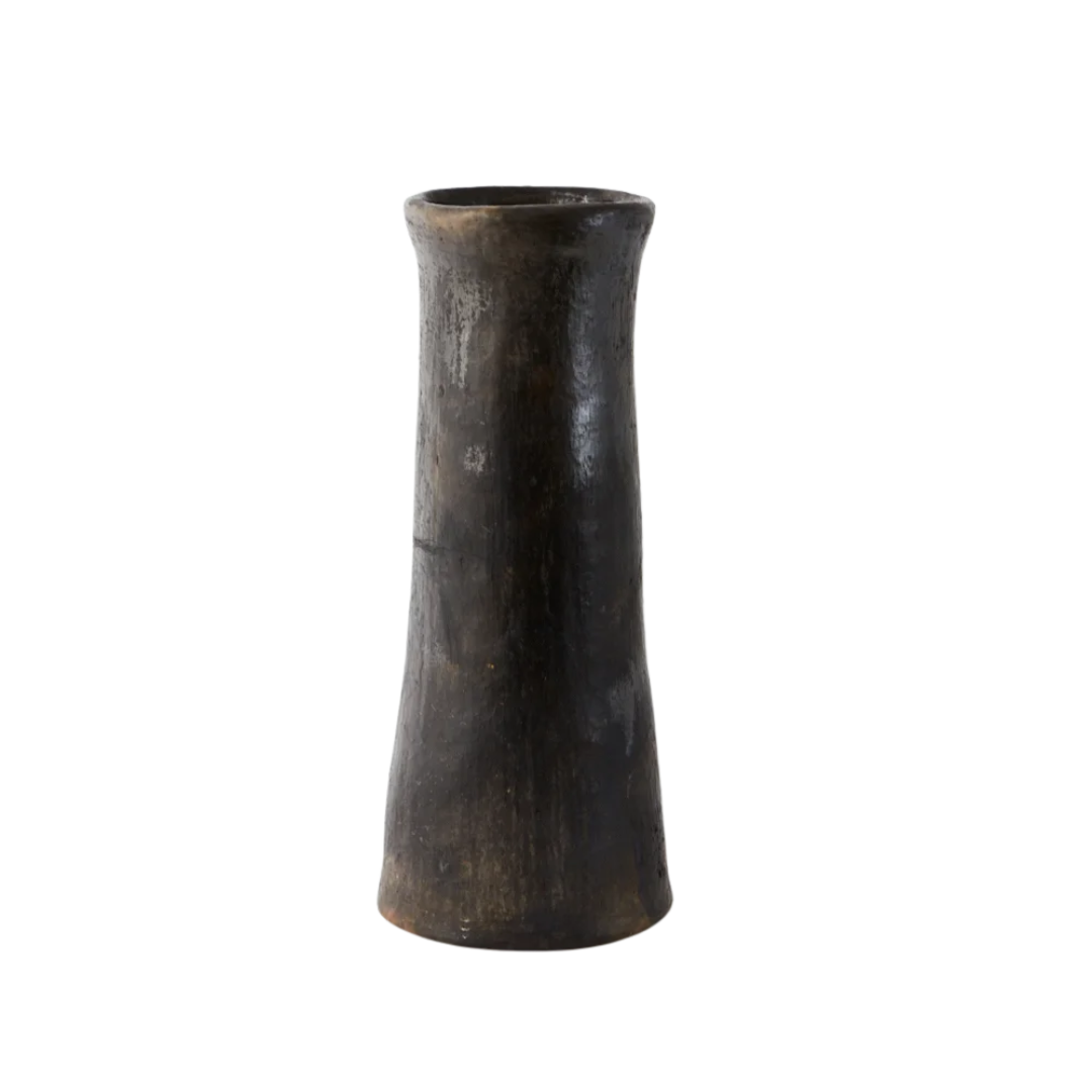 Idris vaas van Olsson & Jensen, handgemaakt in Tunesië, aardse tinten en natuurlijke textuur