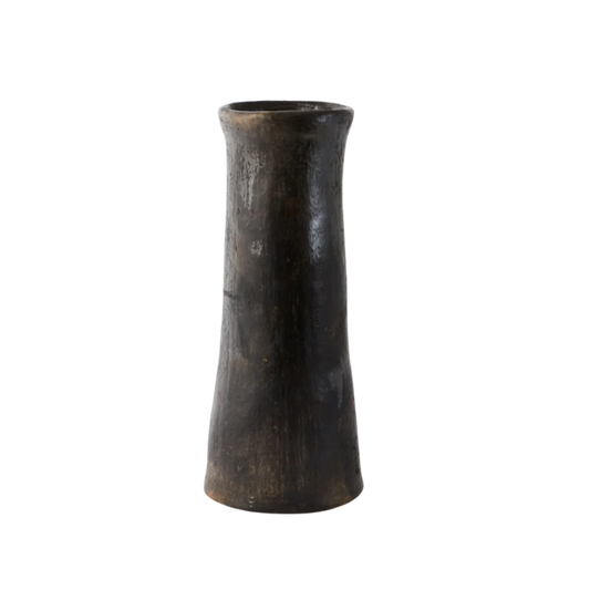 Idris vaas van Olsson & Jensen, handgemaakt in Tunesië, aardse tinten en natuurlijke textuur