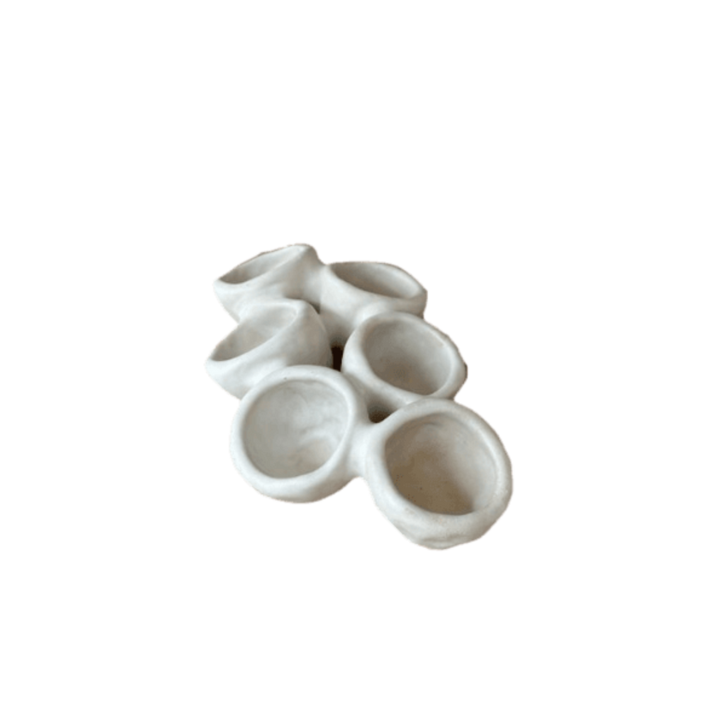 Ini Ceramique handgemaakt wit keramiek bord Organic Fushion 1 bestaande uit 6 aan elkaar bevestigde kleine kommetjes