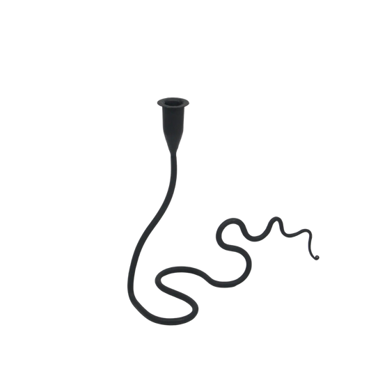 Kaa kaarshouder van Olsson & Jensen – sculpturaal metalen design met golvende vormen