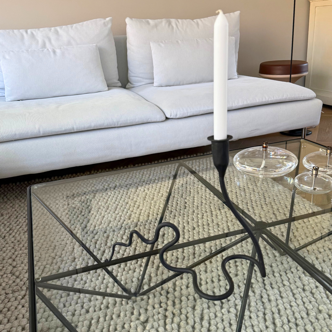 Golvende Kaa kaarshouder van Olsson & Jensen – functioneel en artistiek tegelijk in huis