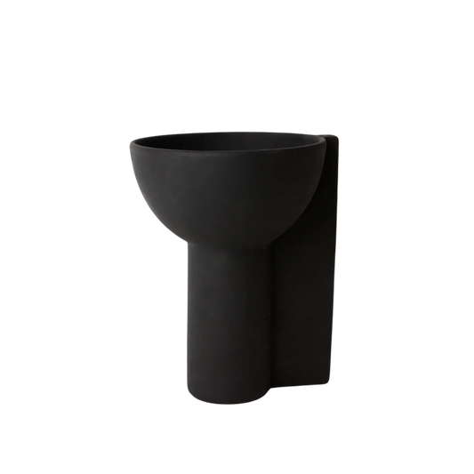 Lisa vaas Olsson & Jensen – zwarte terracotta vaas in organische vorm