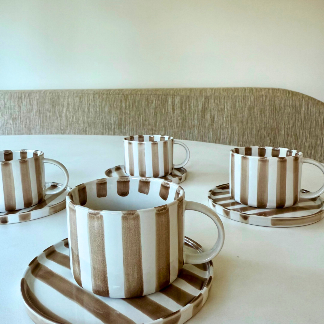 Olsson & Jensen Monica kop en schotels – speelse, stijlvolle toevoeging aan jouw koffiemoment