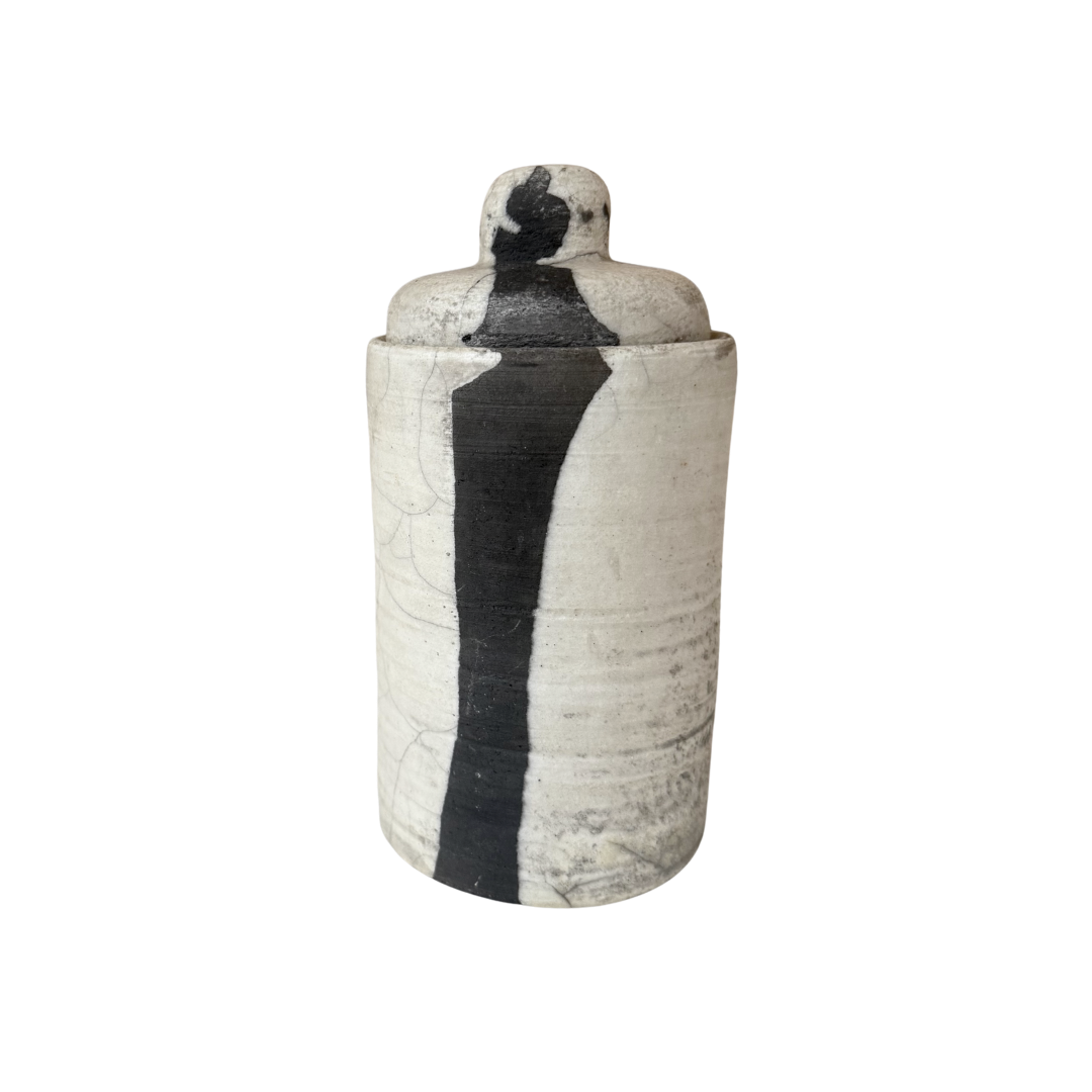 Keramische pot met craquelé glazuur en zwarte decoratieve band