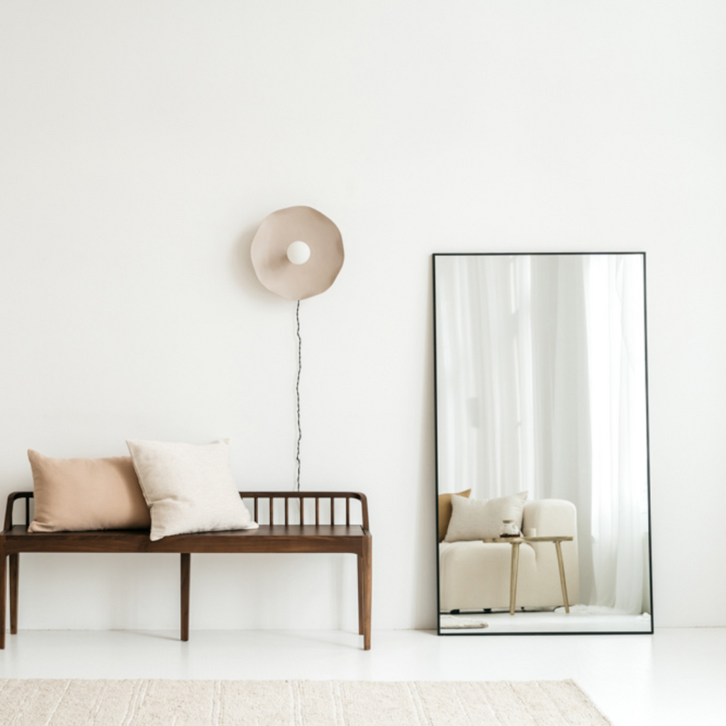 Scotty linnen kussenhoes in naturel kleur, gestyled in een minimalistisch interieur
