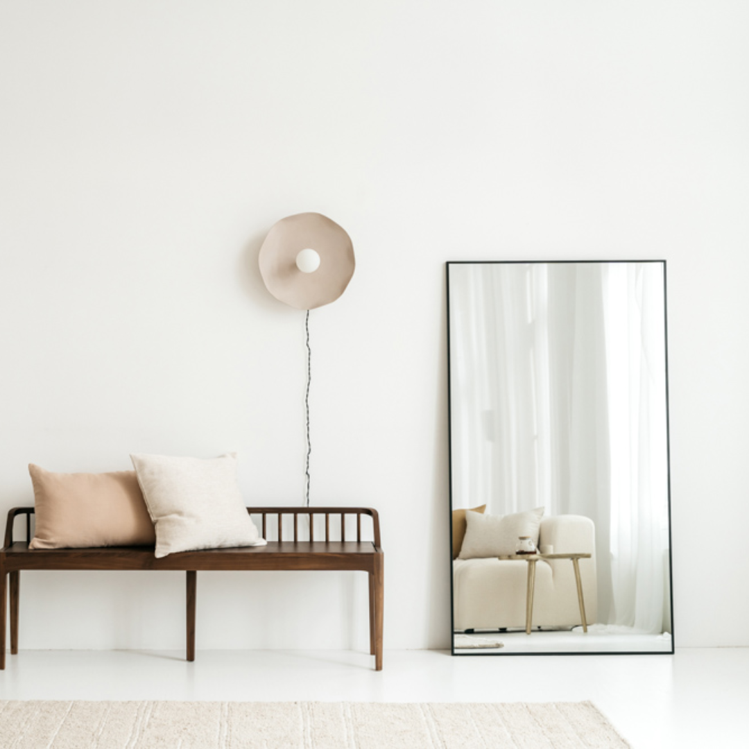 Scotty linnen kussenhoes in naturel kleur, gestyled in een minimalistisch interieur
