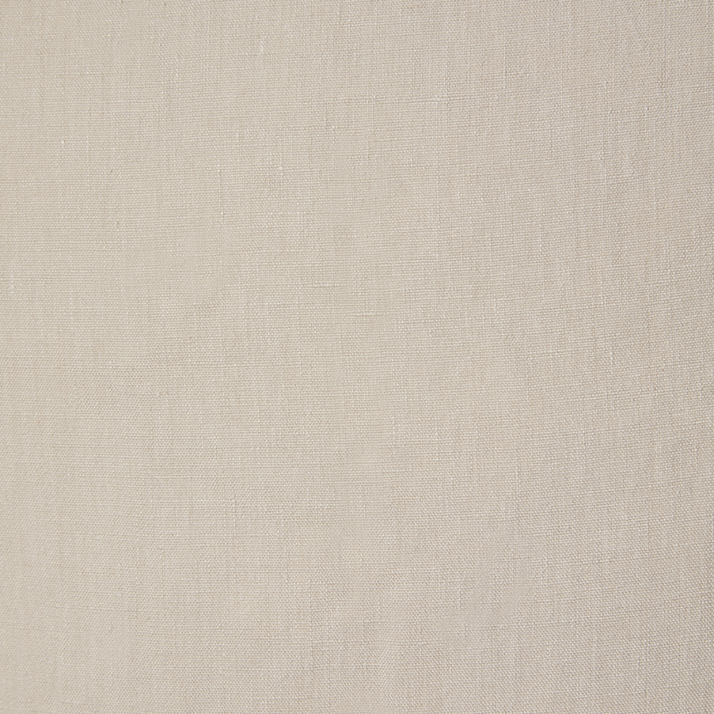 Close-up van de gewassen linnen stof van de Scotty kussenhoes in taupe tint