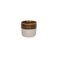 espressokop met natuurlijke, imperfecte vorm wan wit steengoed met bruin glazuur